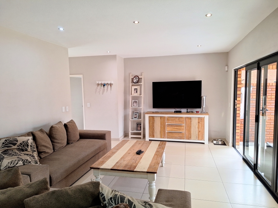 3 Bedroom Property for Sale in Brackenhurst Gauteng