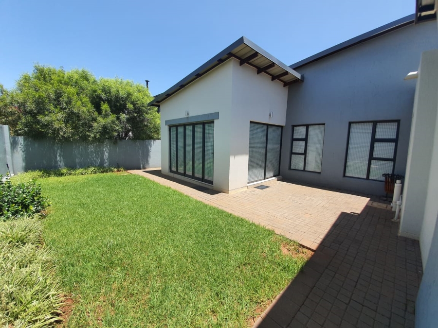 To Let 3 Bedroom Property for Rent in Midstream Estate Gauteng