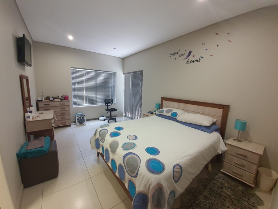 To Let 3 Bedroom Property for Rent in Midstream Estate Gauteng