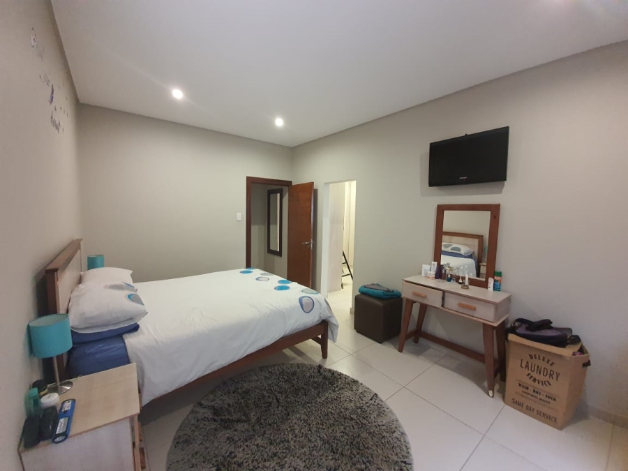 To Let 3 Bedroom Property for Rent in Midstream Estate Gauteng