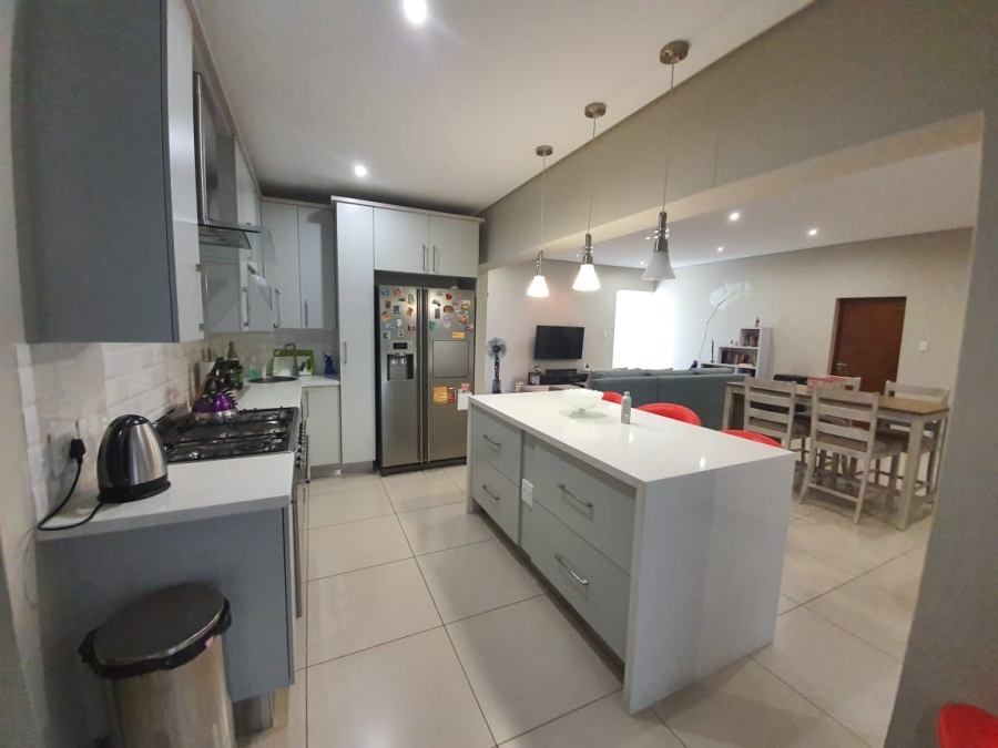 To Let 3 Bedroom Property for Rent in Midstream Estate Gauteng