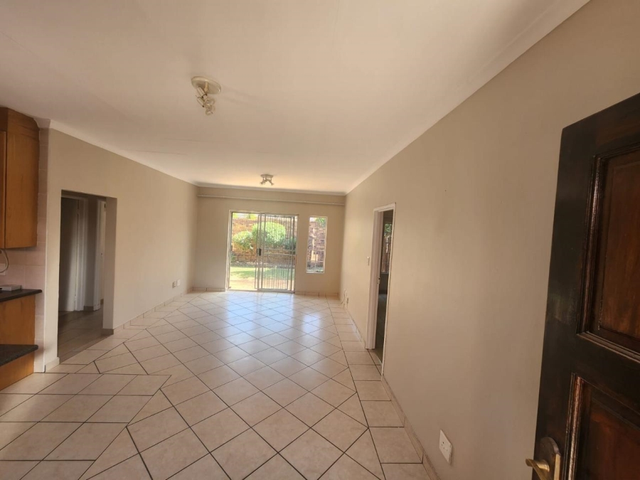 2 Bedroom Property for Sale in Rooihuiskraal North Gauteng