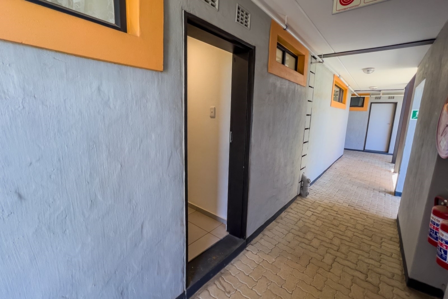 2 Bedroom Property for Sale in Protea Glen Gauteng