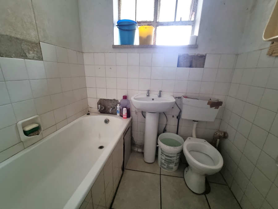 1 Bedroom Property for Sale in Hillbrow Gauteng