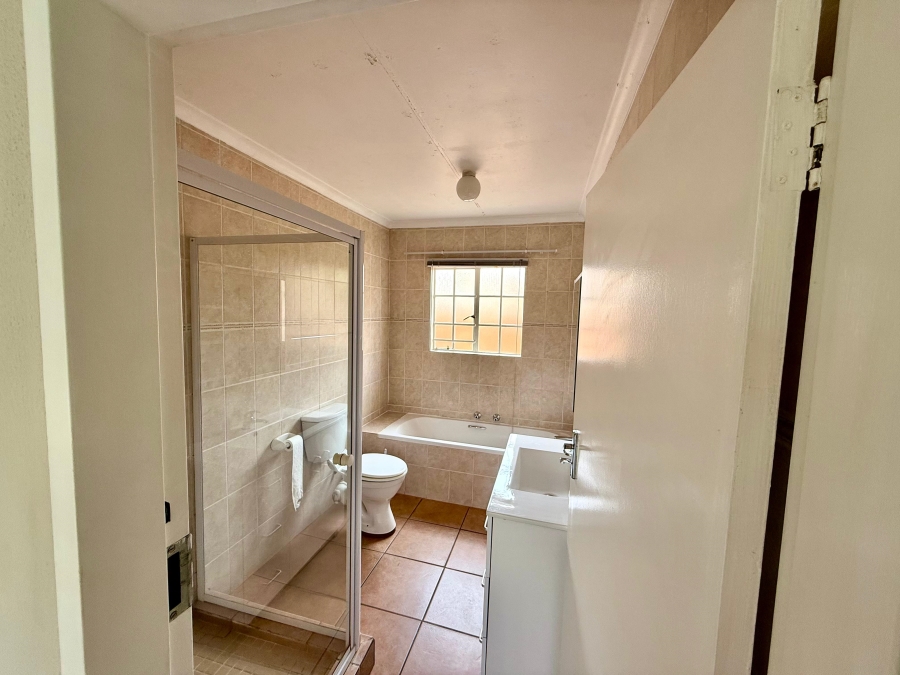 3 Bedroom Property for Sale in Amorosa Gauteng