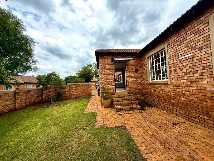 3 Bedroom Property for Sale in Amorosa Gauteng