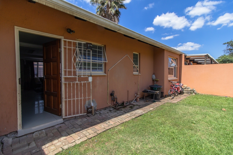 2 Bedroom Property for Sale in Alan Manor Gauteng