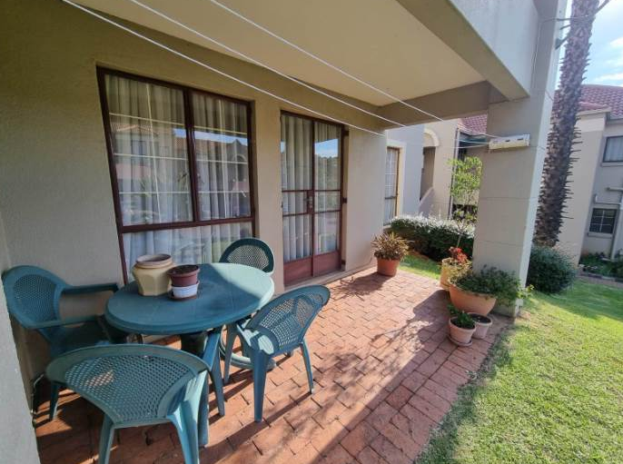 To Let 2 Bedroom Property for Rent in Oakdene Gauteng