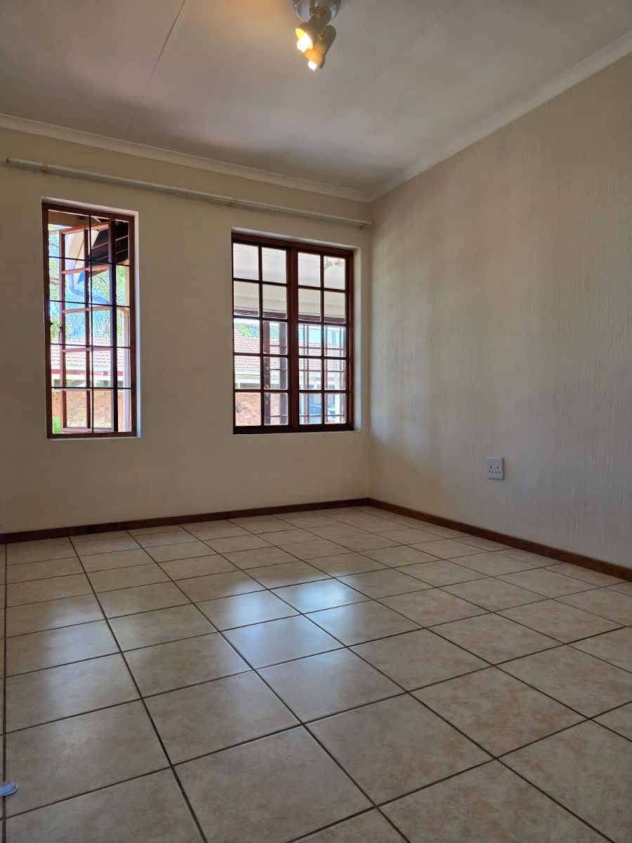 2 Bedroom Property for Sale in Montana Gauteng