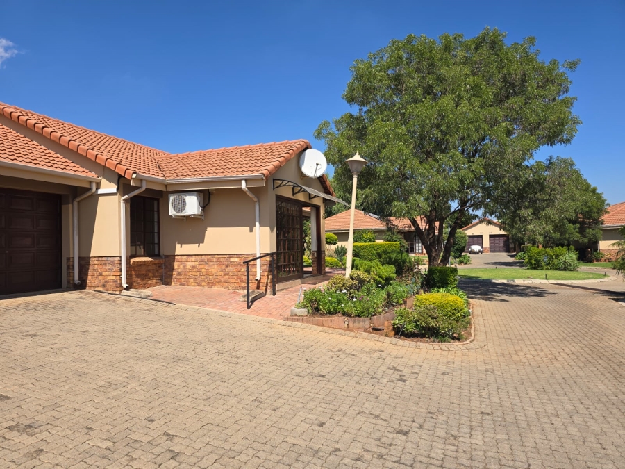 2 Bedroom Property for Sale in Montana Gauteng