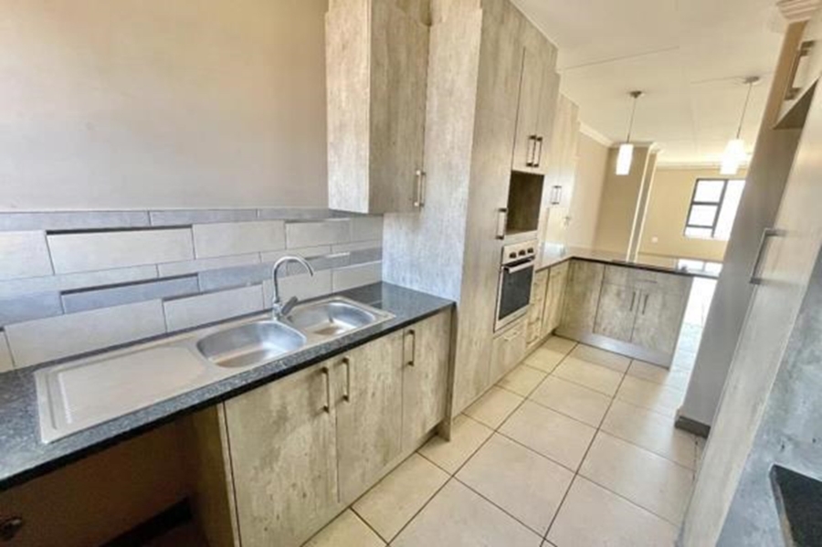 3 Bedroom Property for Sale in Amberfield Gauteng