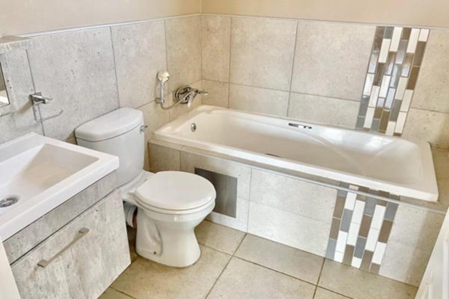 3 Bedroom Property for Sale in Amberfield Gauteng