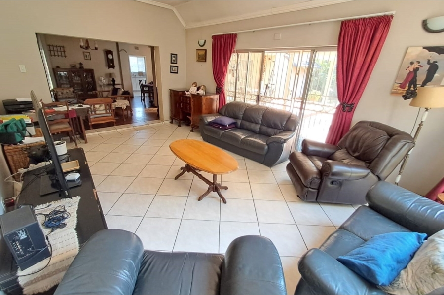 4 Bedroom Property for Sale in Wierda Park Gauteng