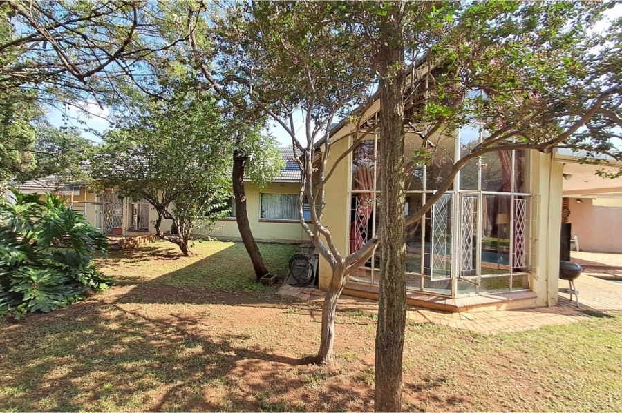 4 Bedroom Property for Sale in Wierda Park Gauteng