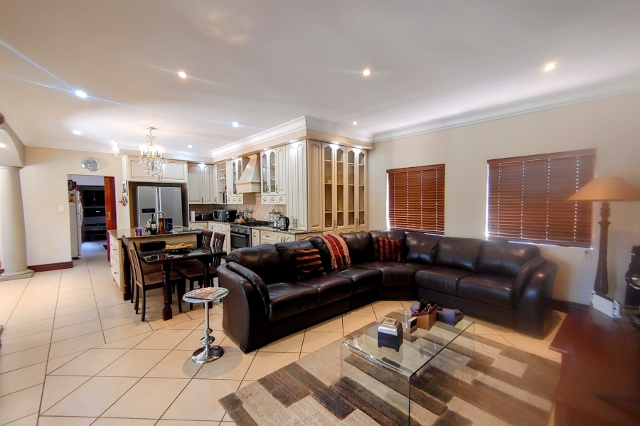 4 Bedroom Property for Sale in Glen Erasmia Gauteng