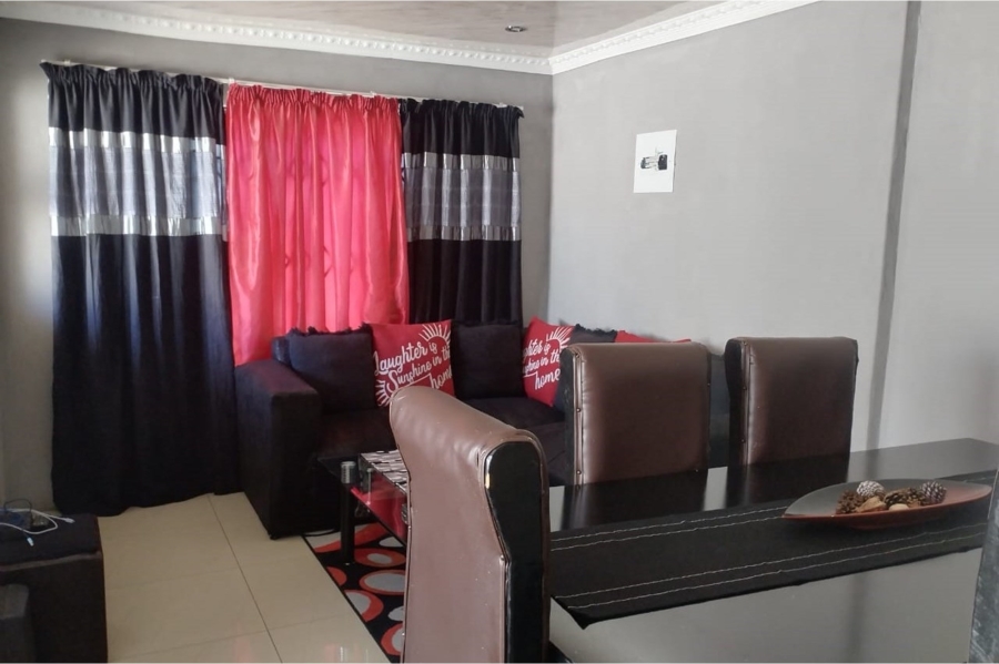 5 Bedroom Property for Sale in Tshepisong Gauteng