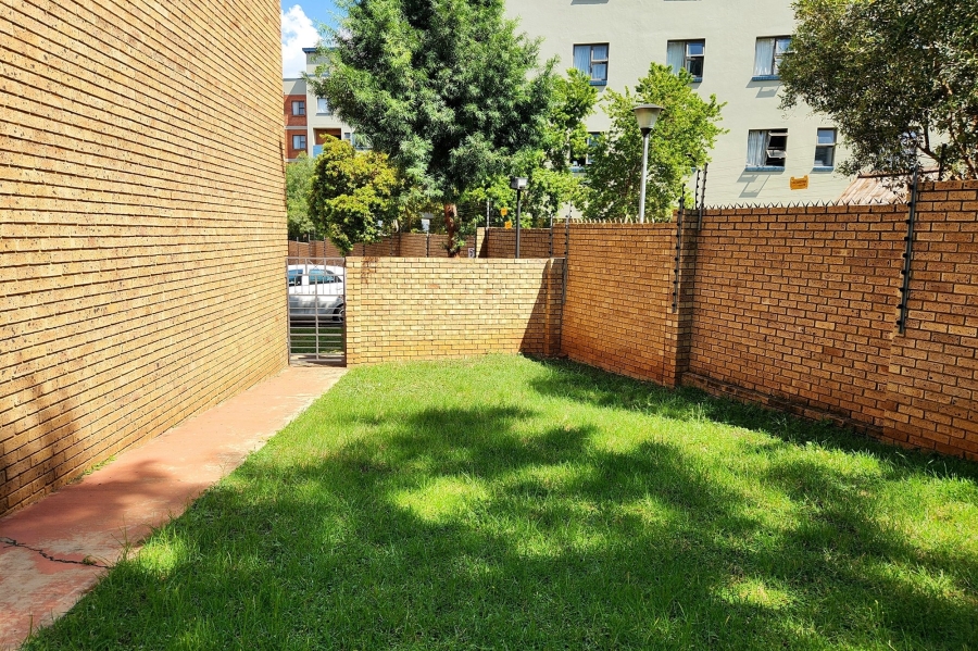 To Let 2 Bedroom Property for Rent in Die Hoewes Gauteng