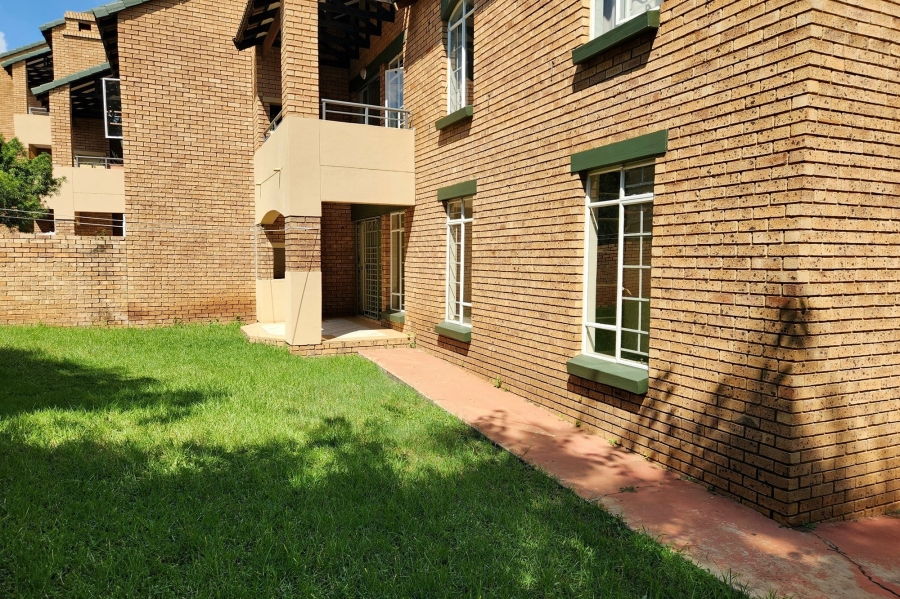 To Let 2 Bedroom Property for Rent in Die Hoewes Gauteng