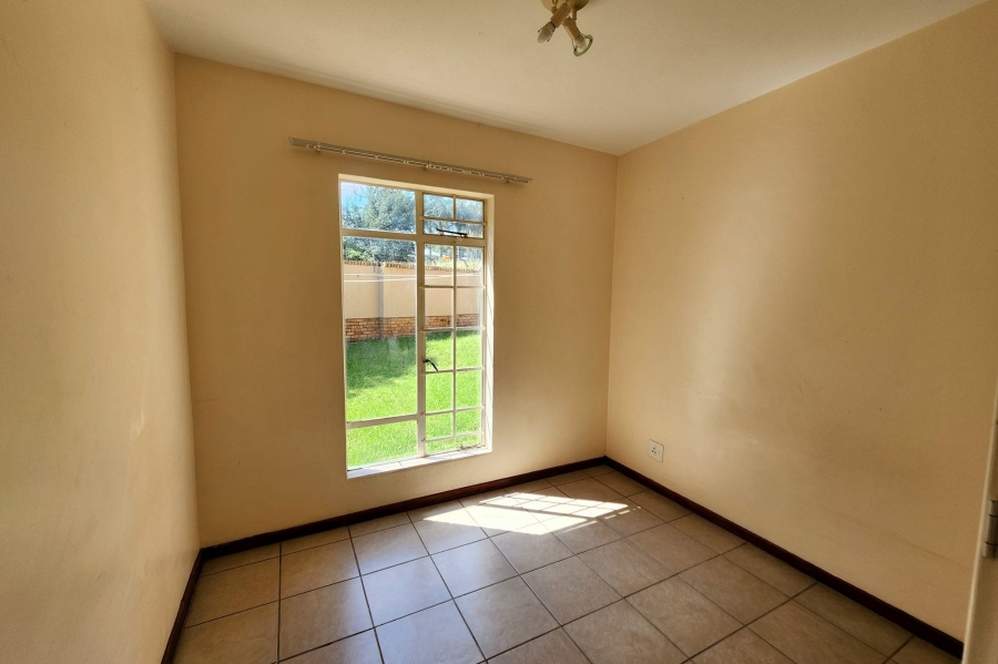 To Let 2 Bedroom Property for Rent in Die Hoewes Gauteng