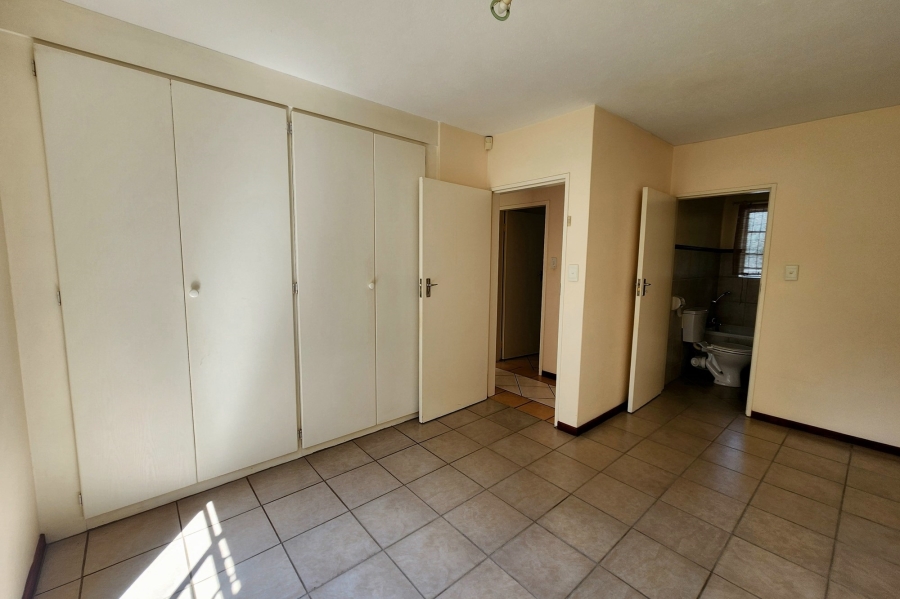 To Let 2 Bedroom Property for Rent in Die Hoewes Gauteng