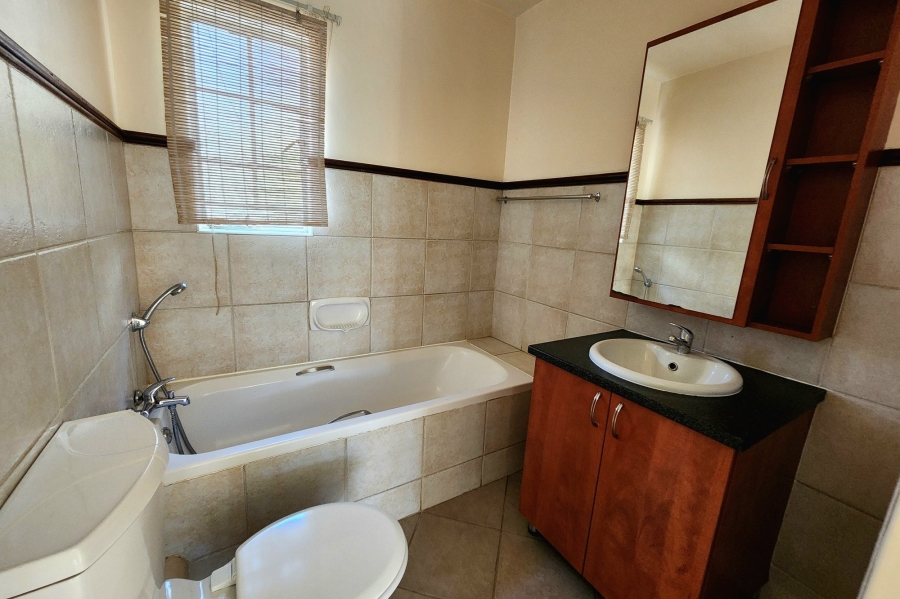 To Let 2 Bedroom Property for Rent in Die Hoewes Gauteng