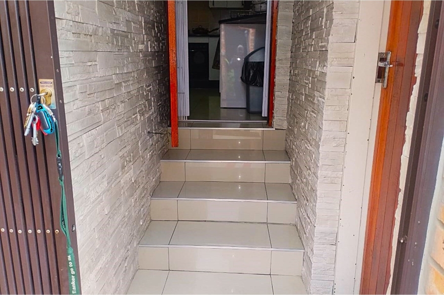 4 Bedroom Property for Sale in Allens Nek Gauteng