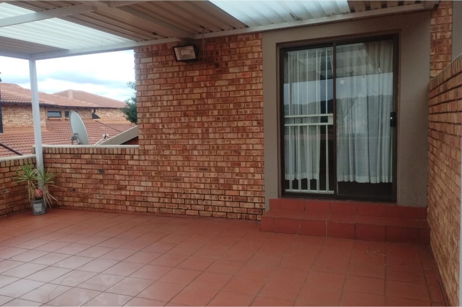 4 Bedroom Property for Sale in Allens Nek Gauteng