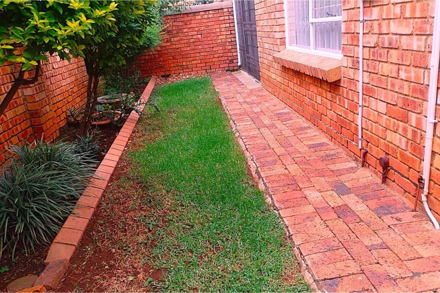 4 Bedroom Property for Sale in Allens Nek Gauteng