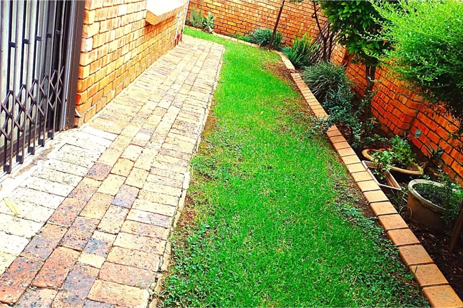 4 Bedroom Property for Sale in Allens Nek Gauteng