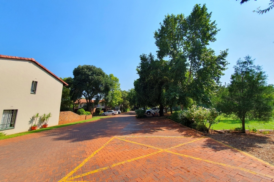 2 Bedroom Property for Sale in Hennopspark Gauteng