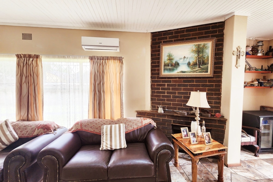 4 Bedroom Property for Sale in Eldoraigne Gauteng