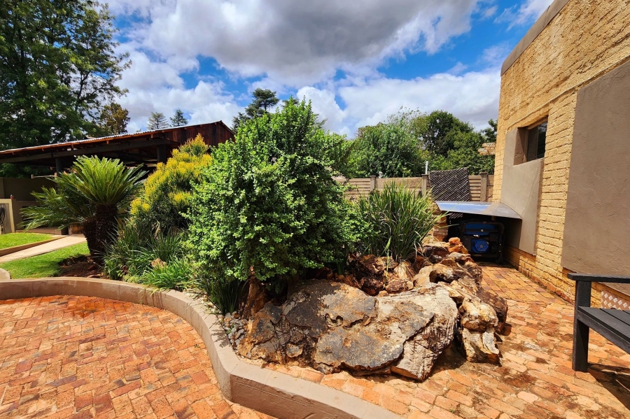 4 Bedroom Property for Sale in Eldoraigne Gauteng