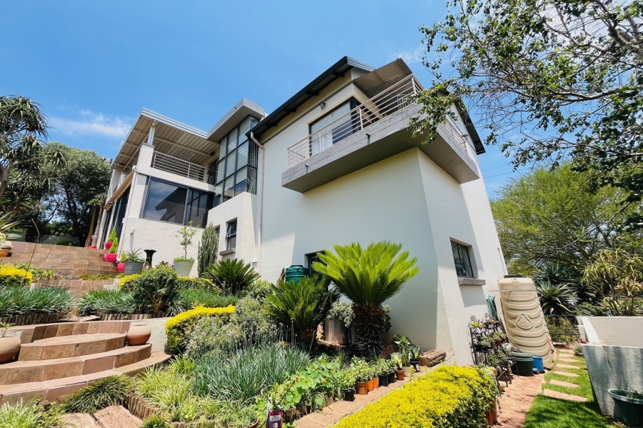 4 Bedroom Property for Sale in Erasmuskloof Gauteng