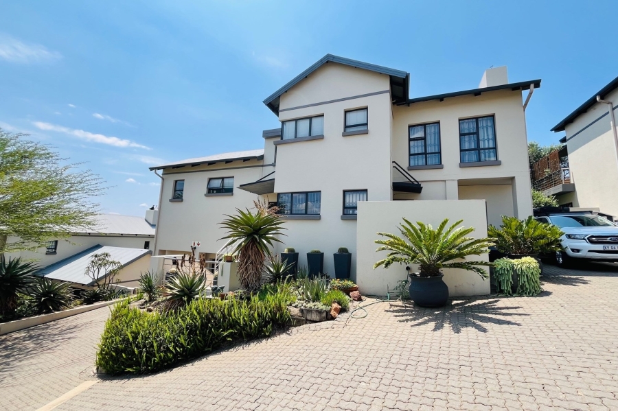 4 Bedroom Property for Sale in Erasmuskloof Gauteng