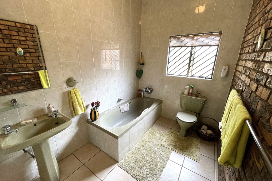 4 Bedroom Property for Sale in Henley on Klip Gauteng