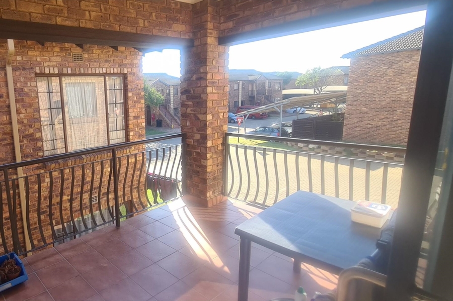 2 Bedroom Property for Sale in Sonneveld Gauteng