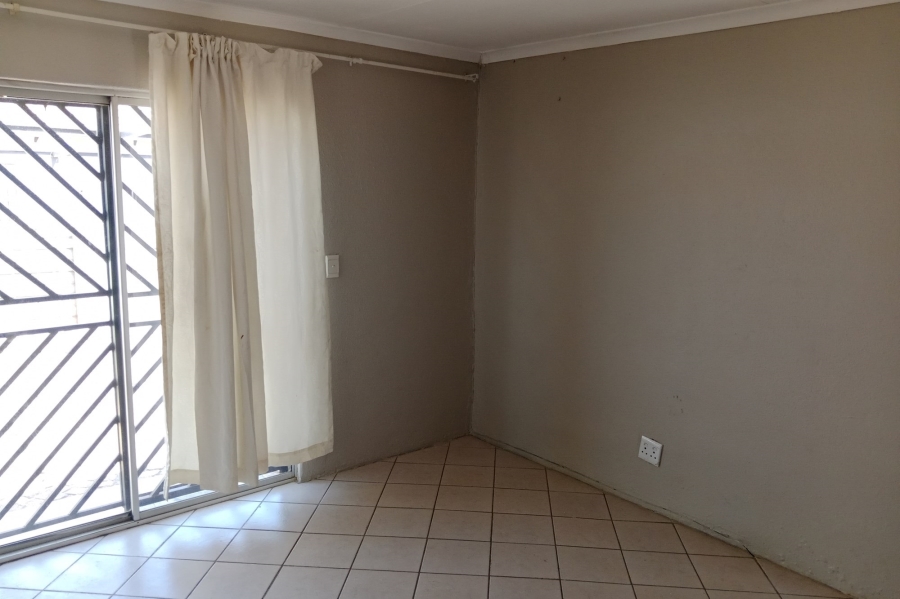 To Let 3 Bedroom Property for Rent in Nellmapius Gauteng