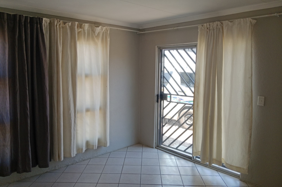 To Let 3 Bedroom Property for Rent in Nellmapius Gauteng