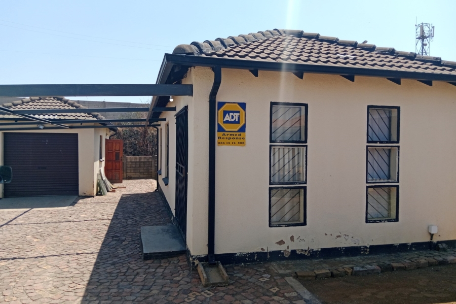 To Let 3 Bedroom Property for Rent in Nellmapius Gauteng