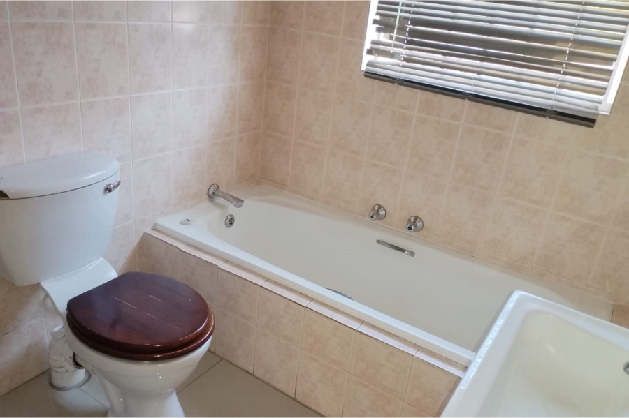 4 Bedroom Property for Sale in Allens Nek Gauteng