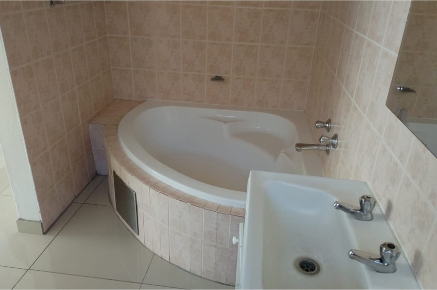 4 Bedroom Property for Sale in Allens Nek Gauteng