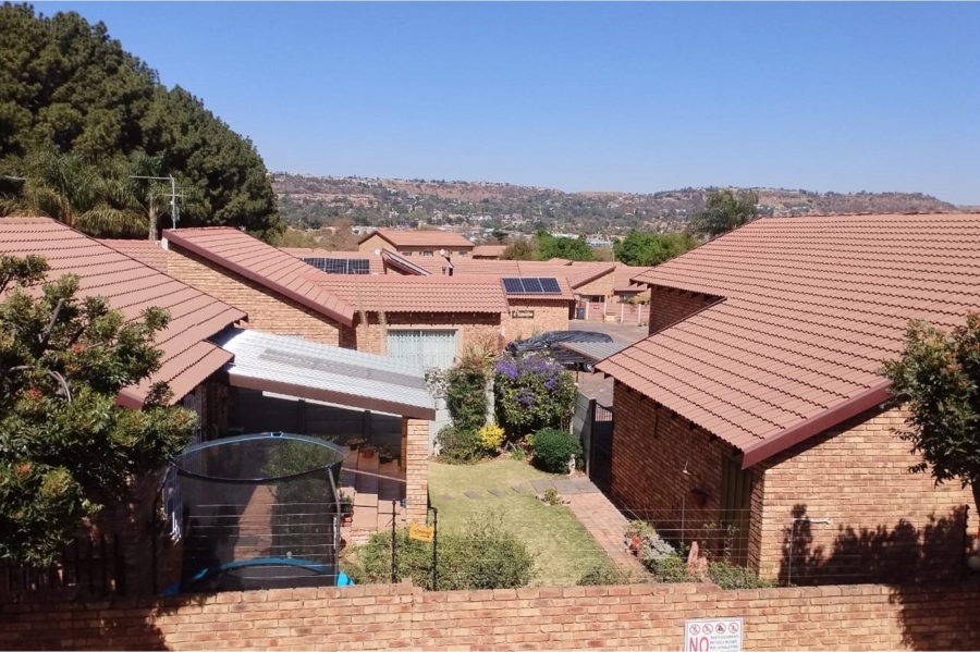 4 Bedroom Property for Sale in Allens Nek Gauteng