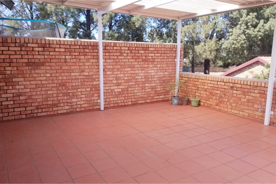 4 Bedroom Property for Sale in Allens Nek Gauteng