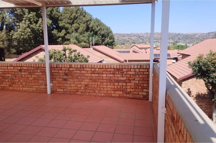 4 Bedroom Property for Sale in Allens Nek Gauteng