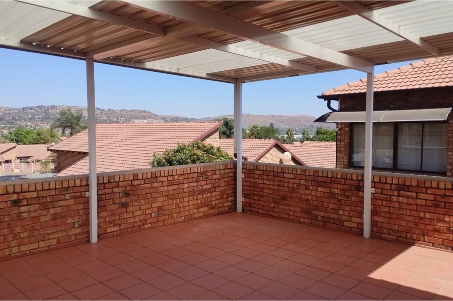 4 Bedroom Property for Sale in Allens Nek Gauteng