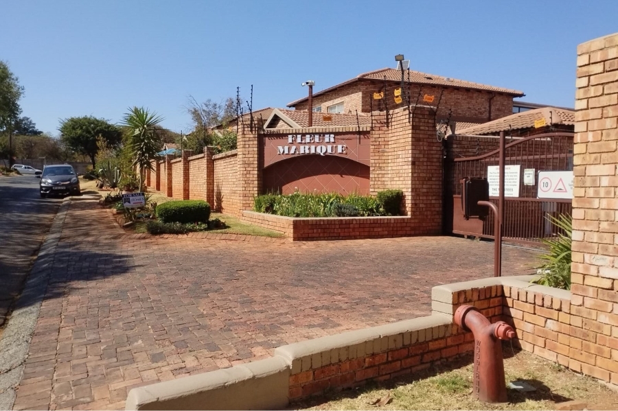 4 Bedroom Property for Sale in Allens Nek Gauteng