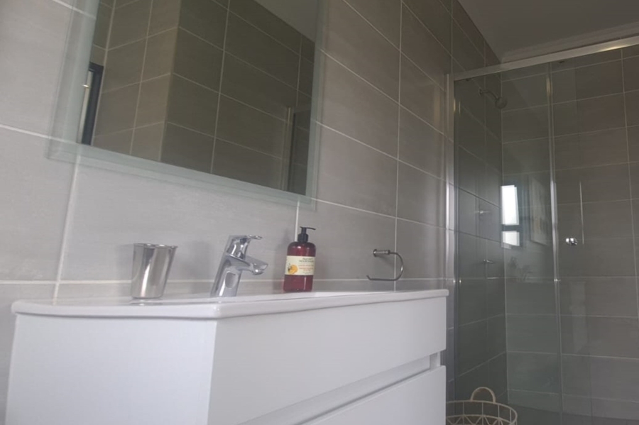 1 Bedroom Property for Sale in Waterfall Gauteng