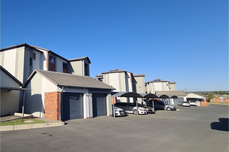 2 Bedroom Property for Sale in Amberfield Gauteng