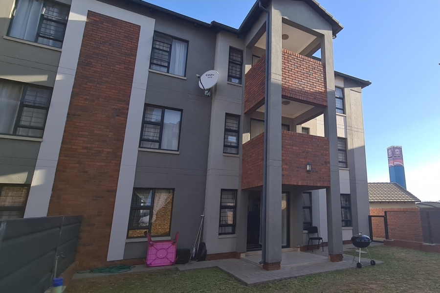 2 Bedroom Property for Sale in Amberfield Gauteng