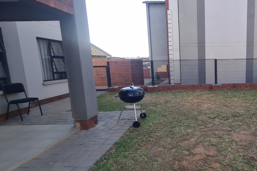 2 Bedroom Property for Sale in Amberfield Gauteng